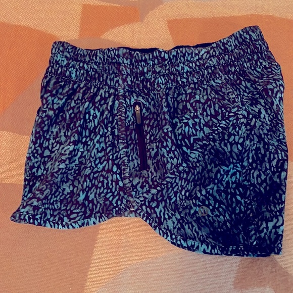 Lululemon lined tracker running short, 8 - Picture 4 of 16